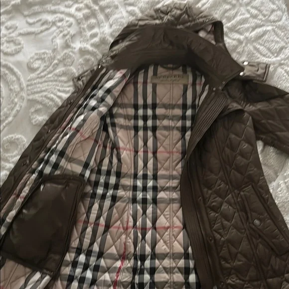 Burberry Quilted Jacket - Picture 3 of 8